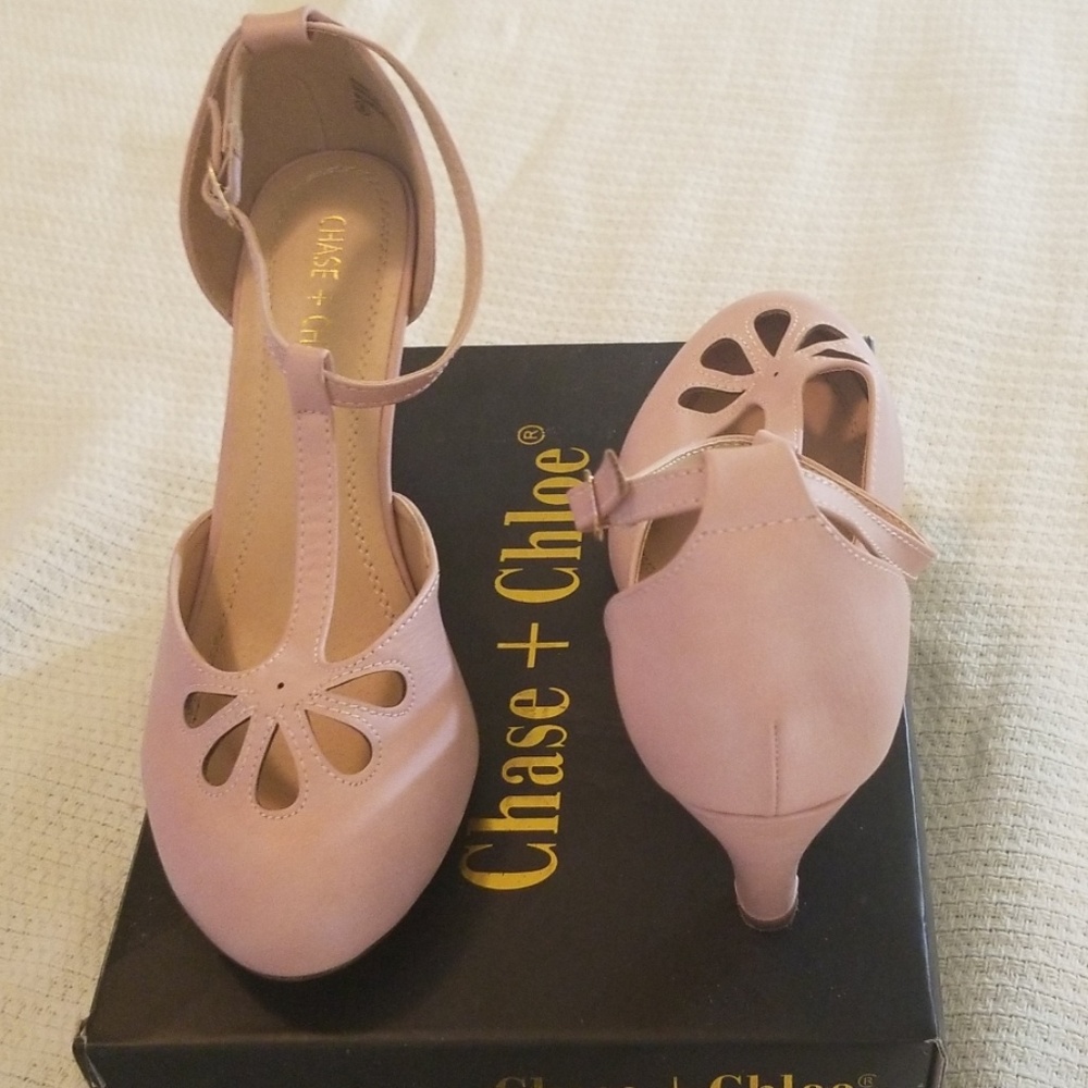 Chase & Chloe peekaboo pumps "Kimmy"